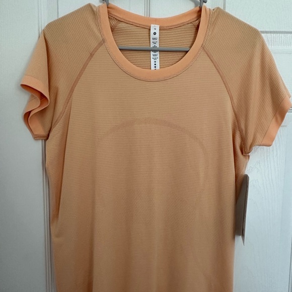 Lululemon Swiftly Tech Short Sleeve Shirt🍋 - Picture 2 of 6